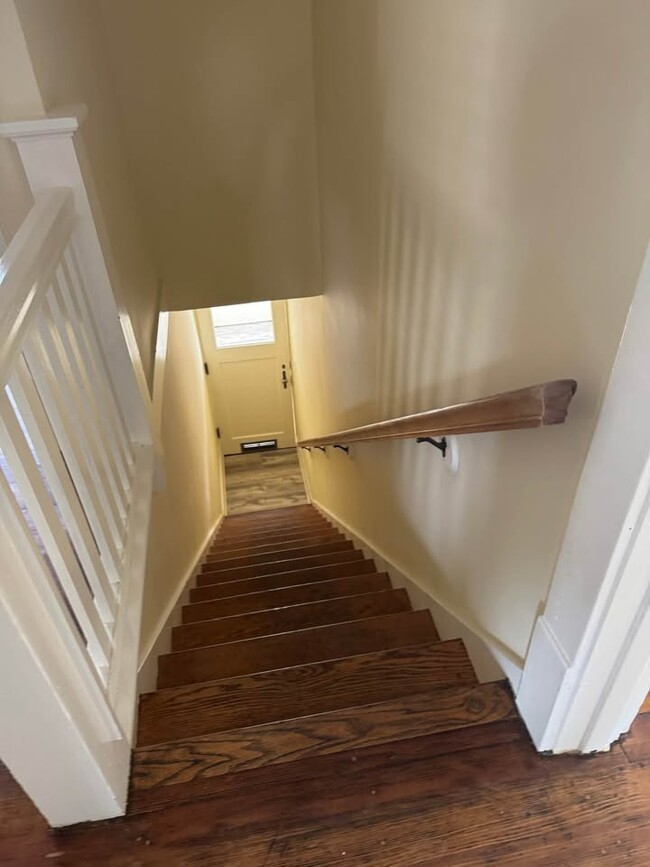 Building Photo - Charming 2-Bedroom Home with Modern Upgrad...