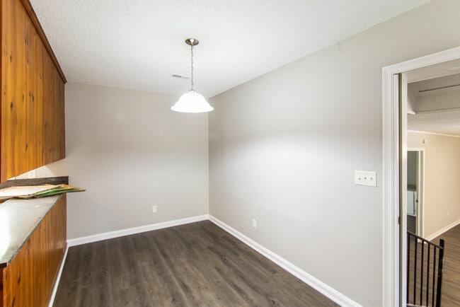 Foto del edificio - 7031 N Kenwood Dr