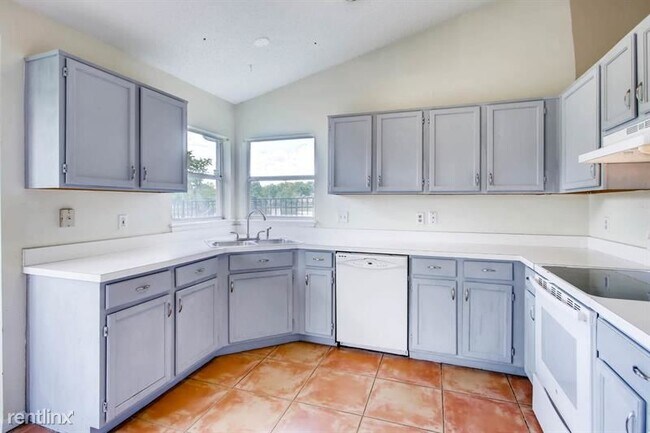 Foto del edificio - 4 br, 2 bath House - 11152 Sylvan Pond Cir...