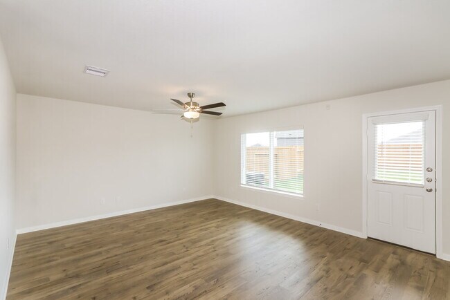 Foto del edificio - 425 Sunny Highlands Dr