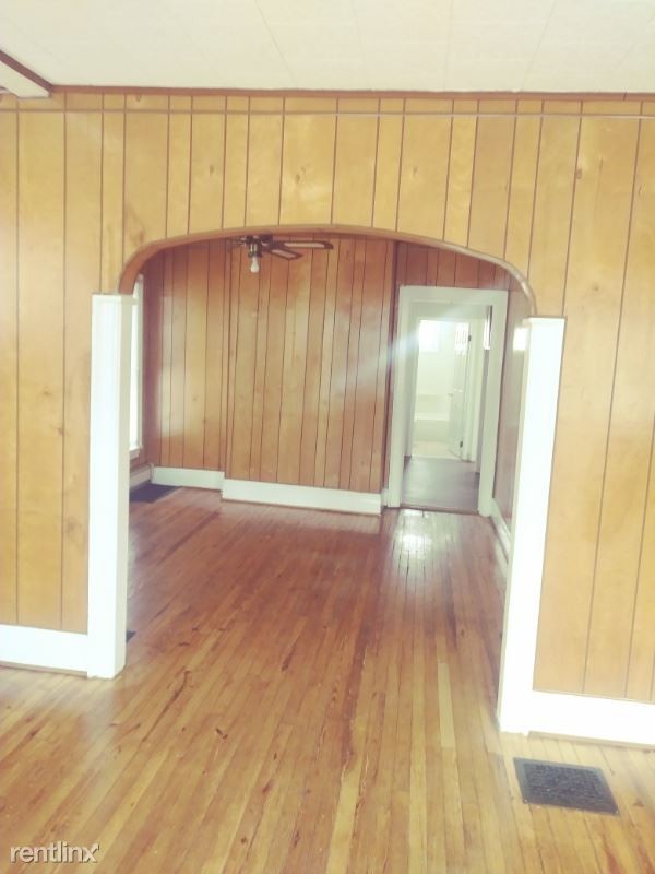 Building Photo - 145 Trowbridge St