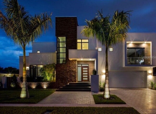 Building Photo - 356 Bayview Dr NE