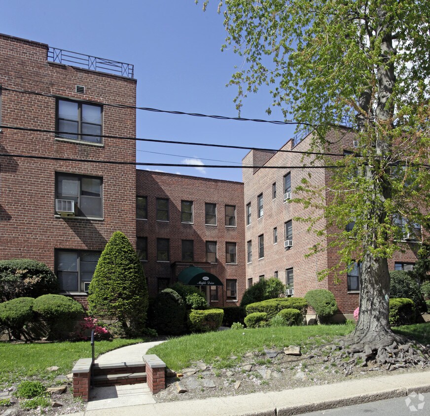 Primary Photo - Cambridge House Tenants Corporation