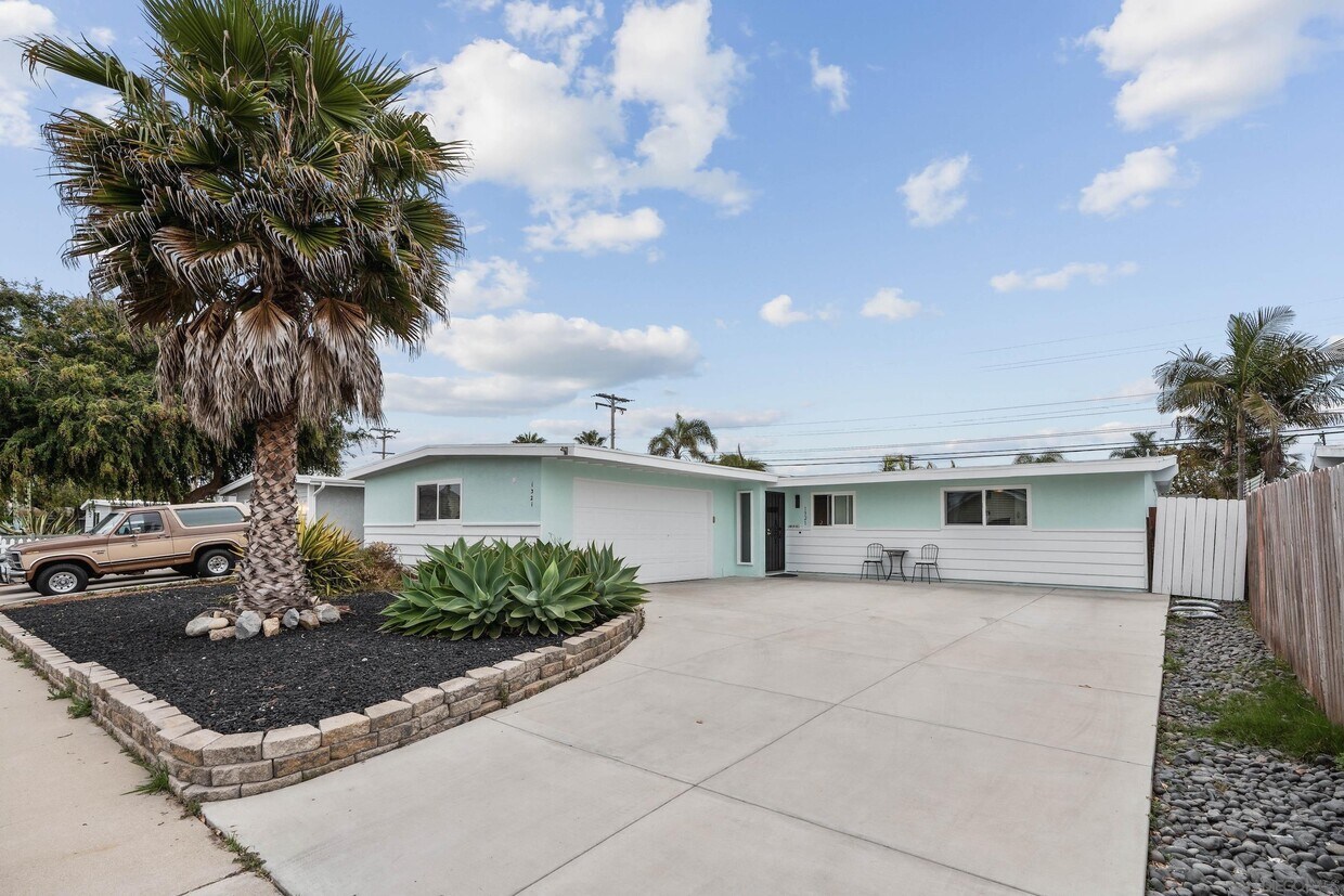 Foto principal - 1321 East Ln