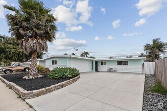 Building Photo - 1321 East Ln