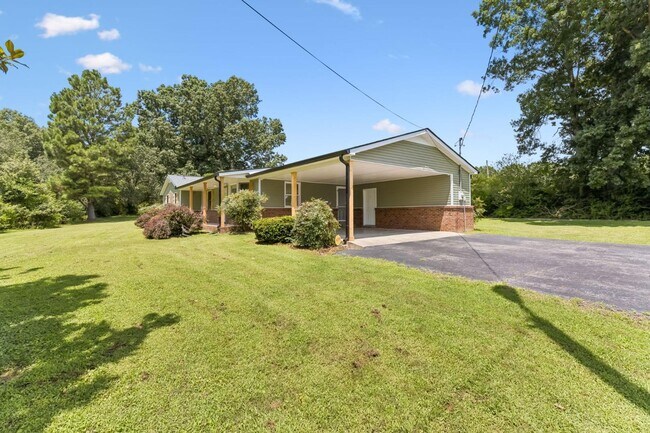 Building Photo - 1001 Lakeside Dr