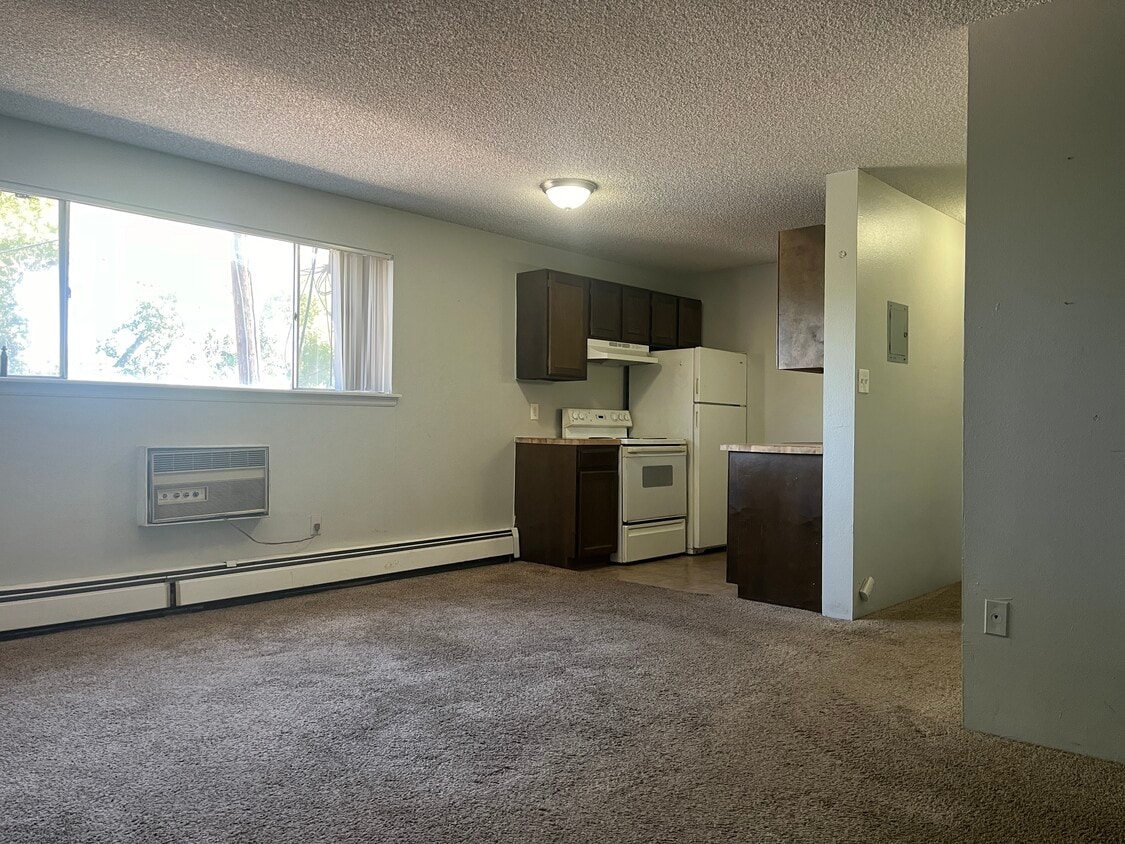 Primary Photo - 751 W Prentice AVE