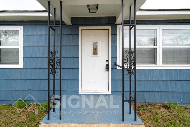 Building Photo - 1225 8th Ave