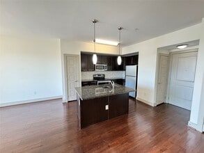 Building Photo - 145 Heights Blvd