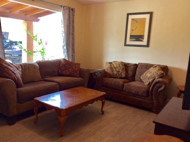 Foto del edificio - 2011 N Van Ness Ave