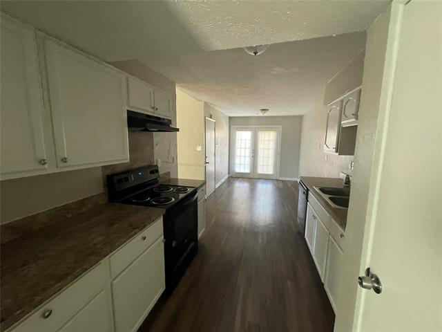 Foto del edificio - 8409 Chesham Dr
