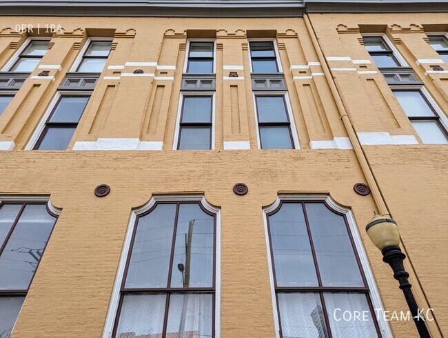 Building Photo - Studio in River Market