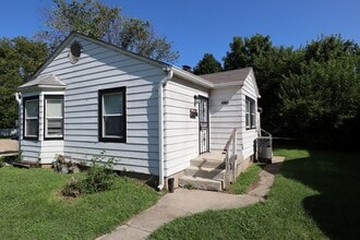 Building Photo - 4724-4726 E 34th St