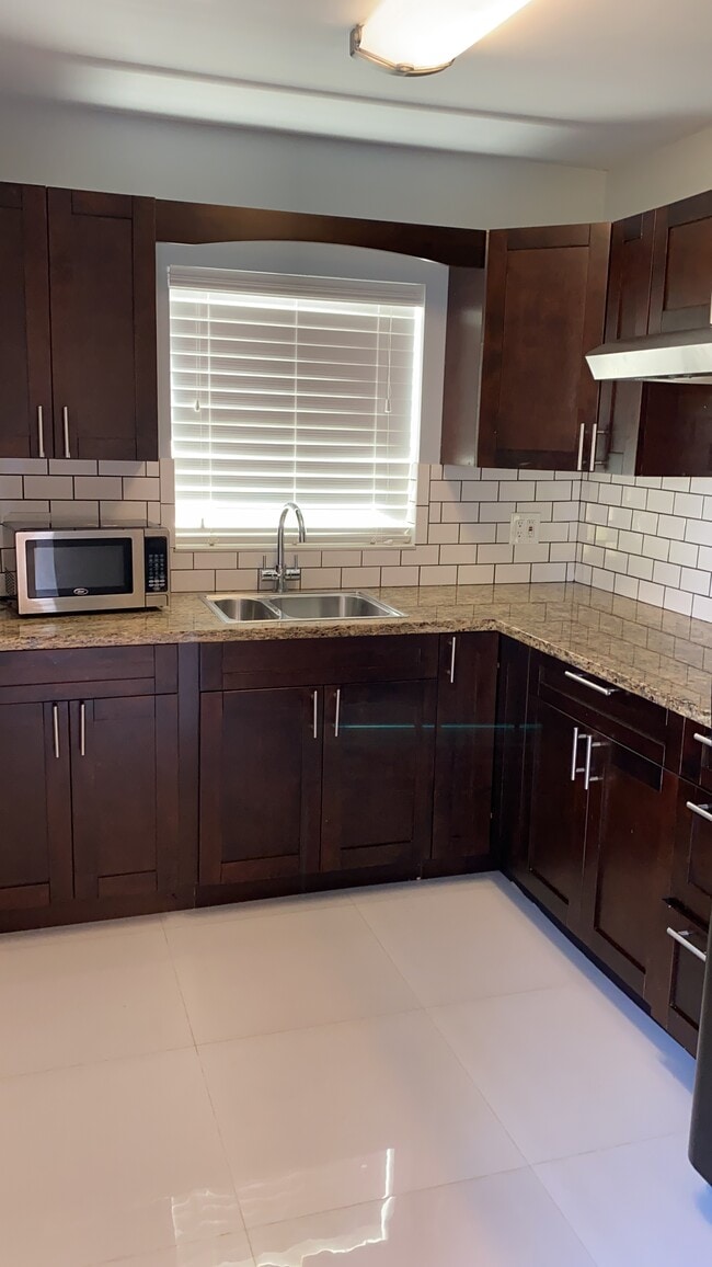 Kitchen - 20421 SW 104th Ct