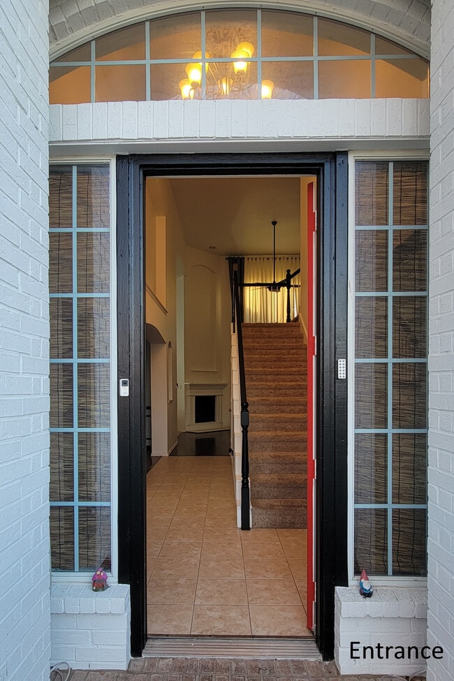 Foto del edificio - 6405 Branchwood Trail