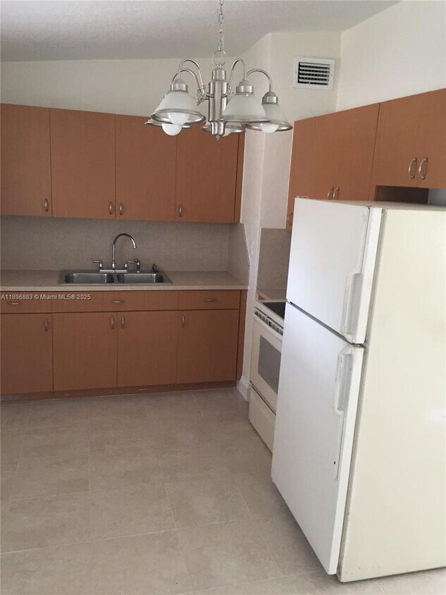 Foto del edificio - 4270 SW 36th St
