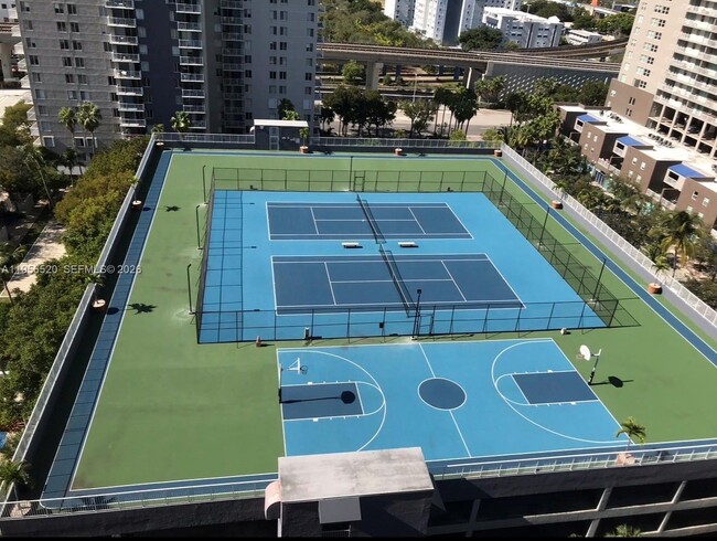 Foto del edificio - 800 N Miami Ave