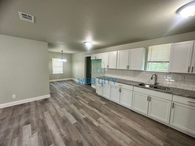Foto del edificio - 6352 Latta St