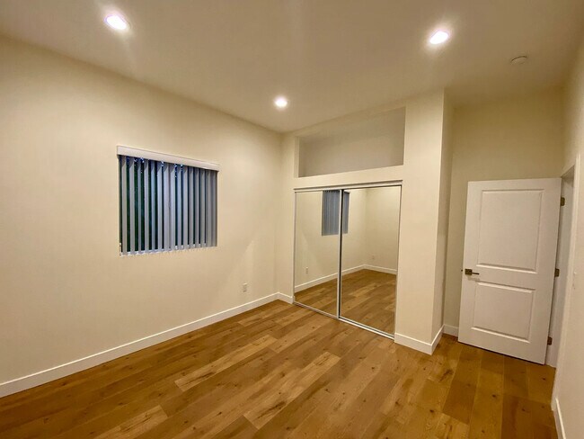 Foto del edificio - 5329 Willis Ave