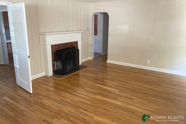 Building Photo - Three Bedroom Home with Bonus Room in San ...