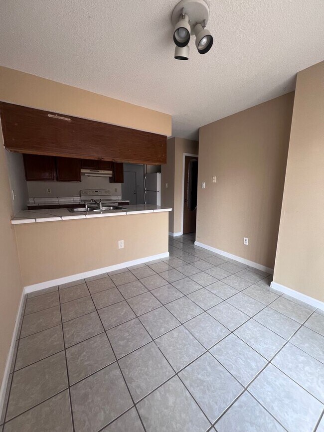 Foto del edificio - 710-712 Clinkscales Dr.