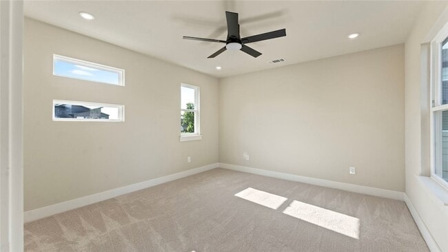 Building Photo - 1303 SW Journey Ln