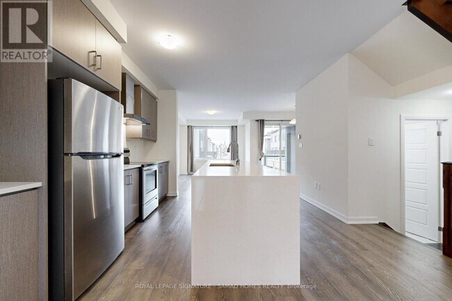 Photo du bâtiment - 98 Huguenot Rd