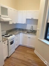 Building Photo - 504 Beacon St