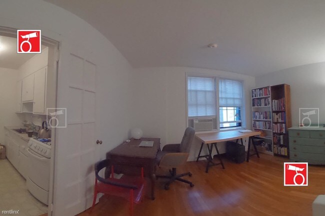 Building Photo - 10 Follen St