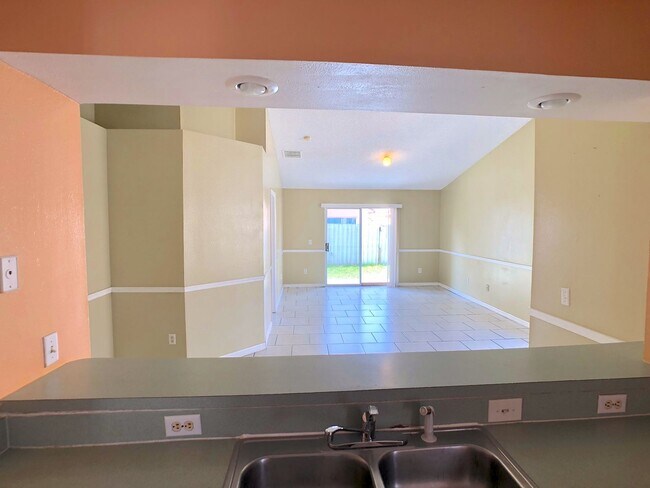 Foto del edificio - Move in Ready home in Kissimmee