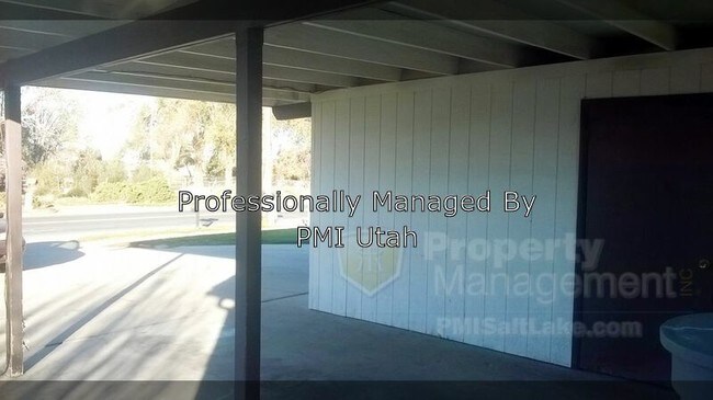 Foto del edificio - 320 N Main St