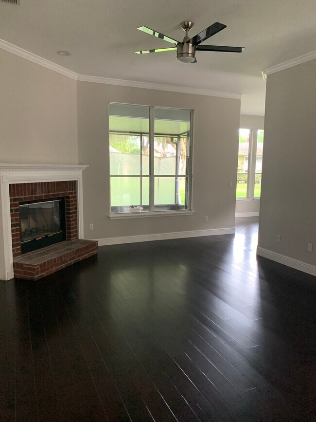 Foto del edificio - 11597 Alexis Forest Dr