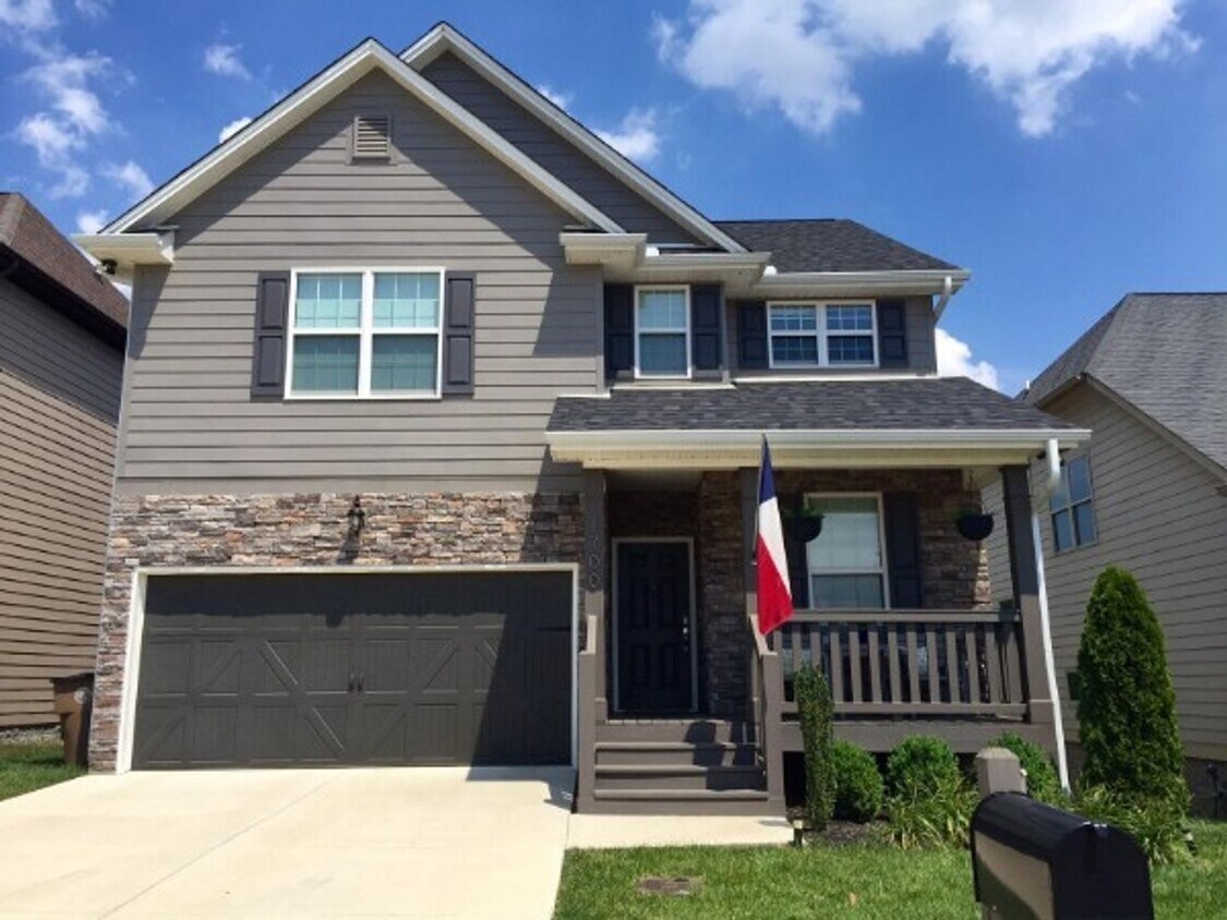 Primary Photo - Modern Home Minutes from I65 in Brentwood