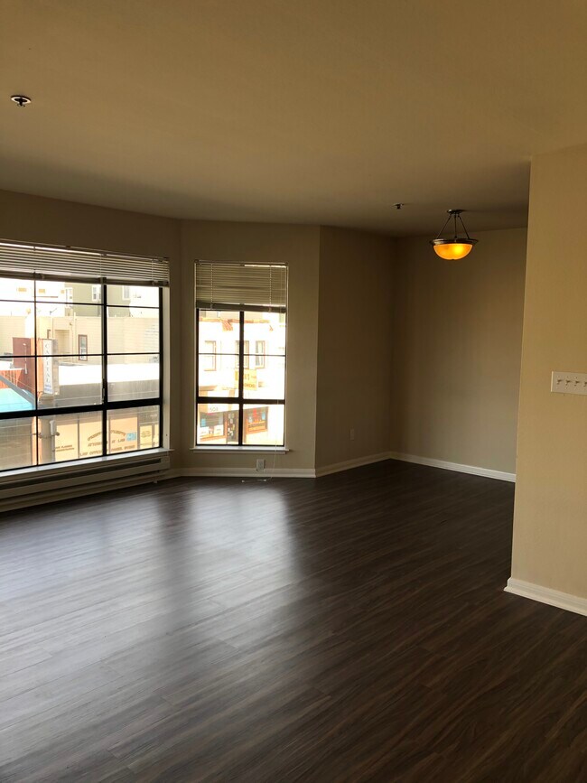 Building Photo - 1535 Taraval St