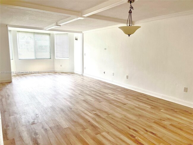 Building Photo - 1201 NE 191st St