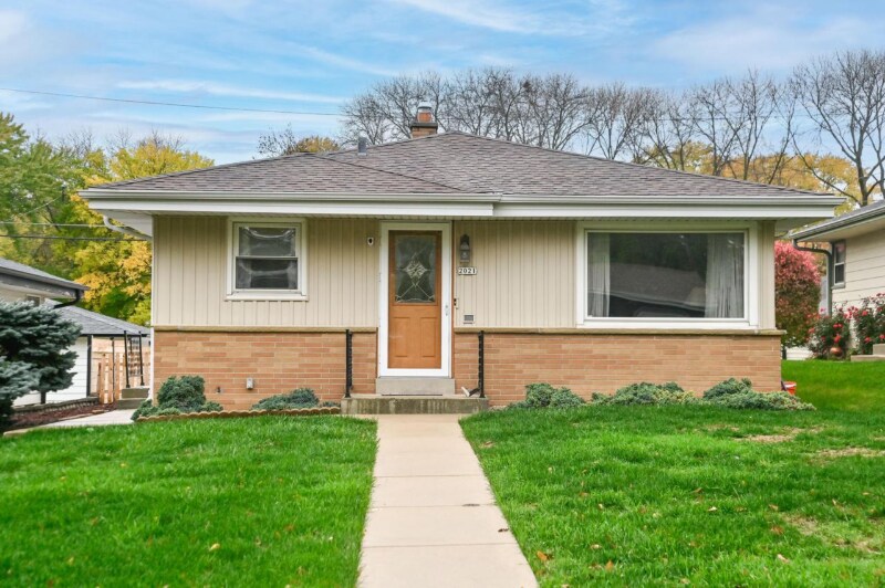 Foto principal - 2021 N 116th St