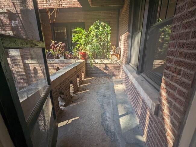 Building Photo - 2530 N Kedzie Blvd