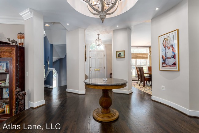 Building Photo - 4 br, 4.5 bath House - 1617 Foxhall Rd NW