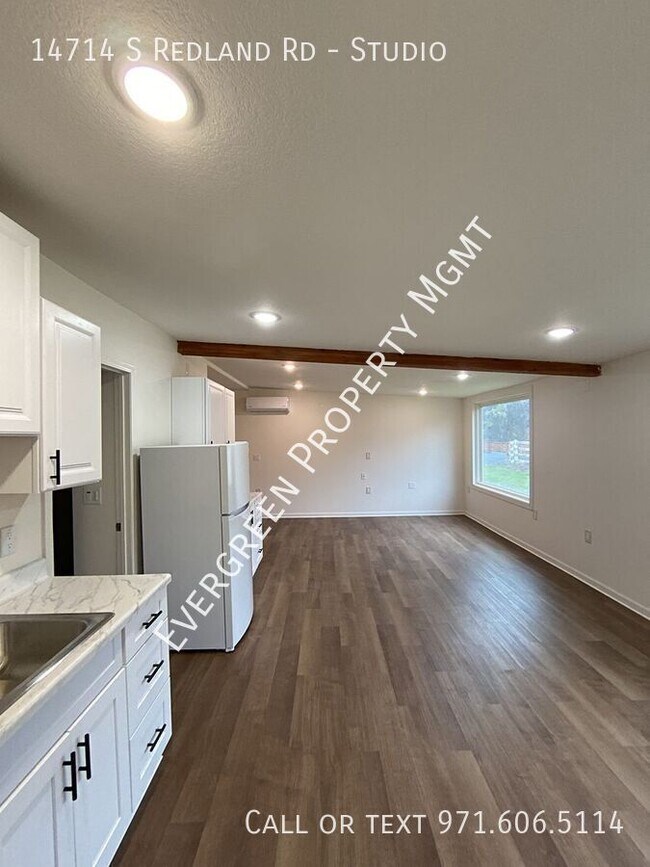 Building Photo - Charming Studio Apartment in Oregon City w...