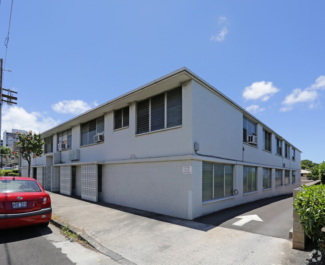 Building Photo - 3125 Waialae Ave