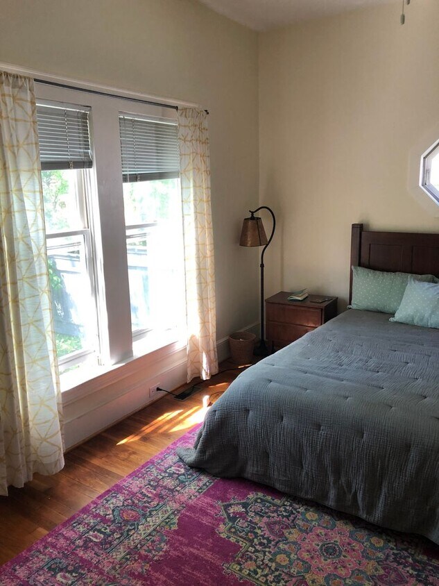Primary Photo - APPLICATION PENDING!!! 2 bedroom Secret Hi...