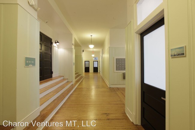 Building Photo - 1 br, 1 bath Apartment - 423 Plum Street