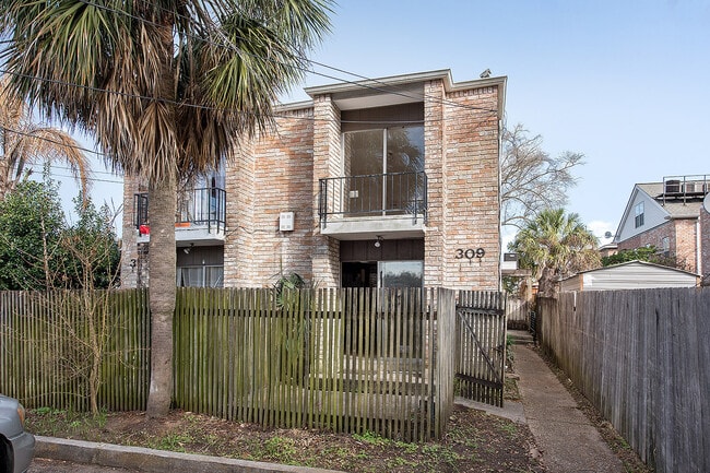 Foto del edificio - 309-11 Lilac