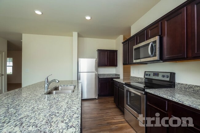 Foto del edificio - 170 Alexander Ln