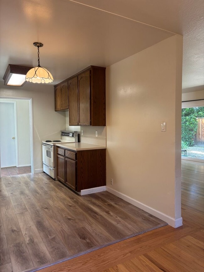 Building Photo - Prime Santa Clara Living Minutes from SCU, Valley Fair & Santana Row, Must See!!