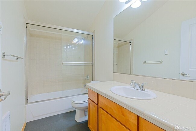 Foto del edificio - Charming 3-Story townhome located near Hig...
