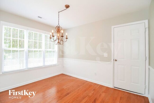 Building Photo - 2648 Wynbrook Dr