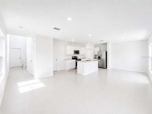 Foto del edificio - 2420 Bluestone Rd