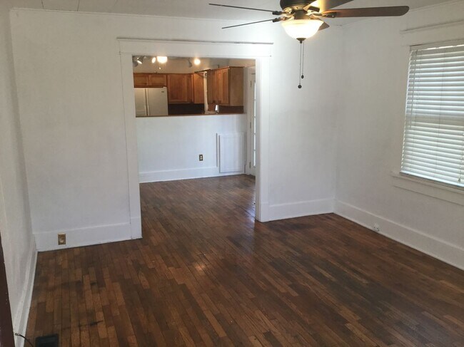 Building Photo - 224 W Watson St