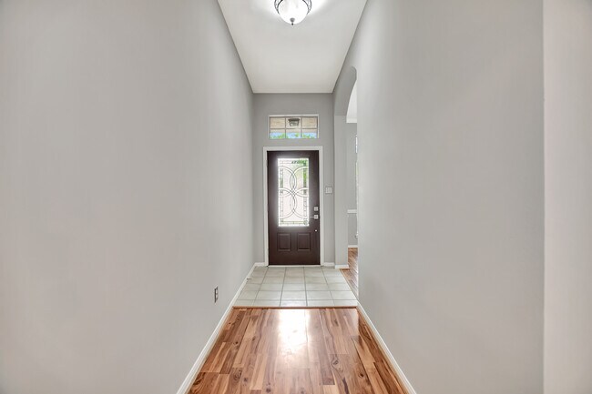 Foto del edificio - 15118 Red Cedar Cove Ln